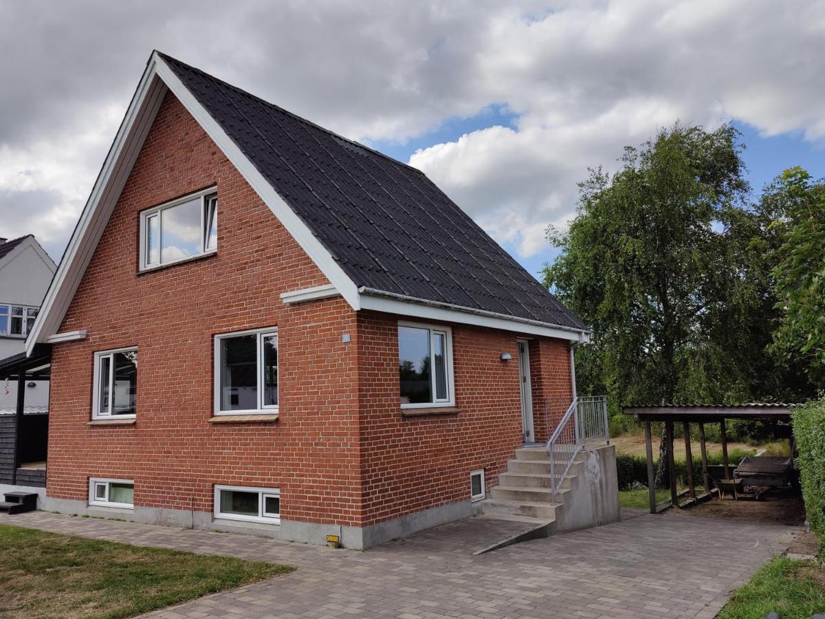 Bjergby Guesthouse Йёрринг Экстерьер фото