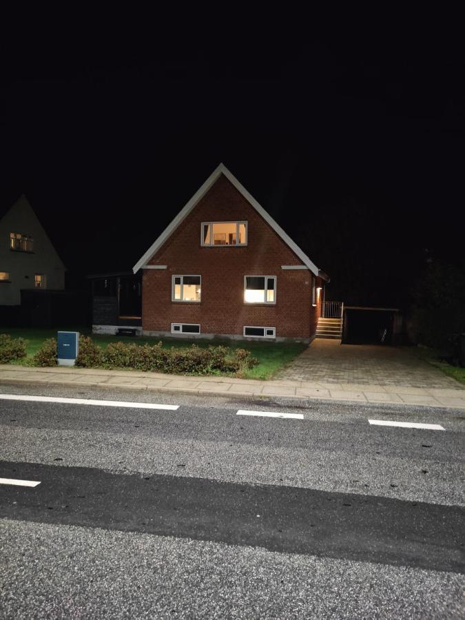 Bjergby Guesthouse Йёрринг Экстерьер фото